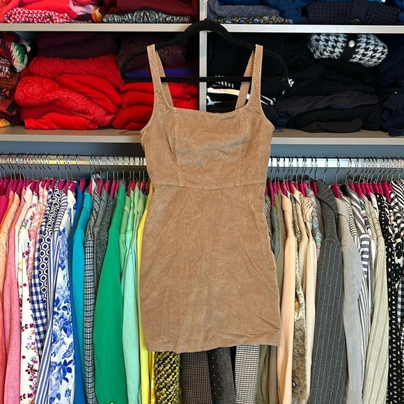 Hollister Dresses & Skirts - Hollister tan sleeveless corduroy mini dress size M